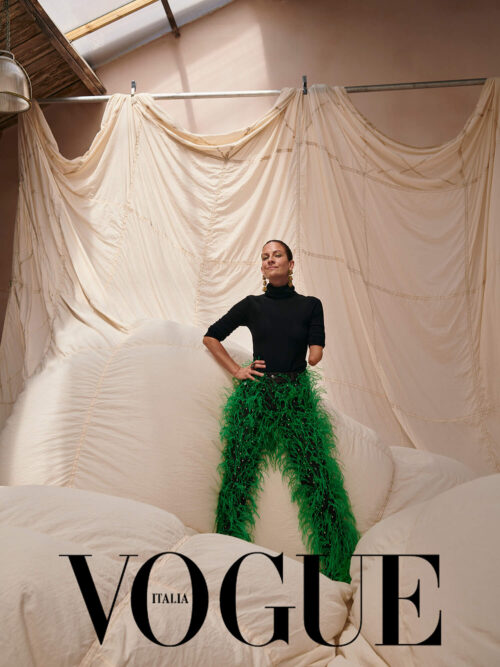 210809_VOGUE_Shot4_124logo